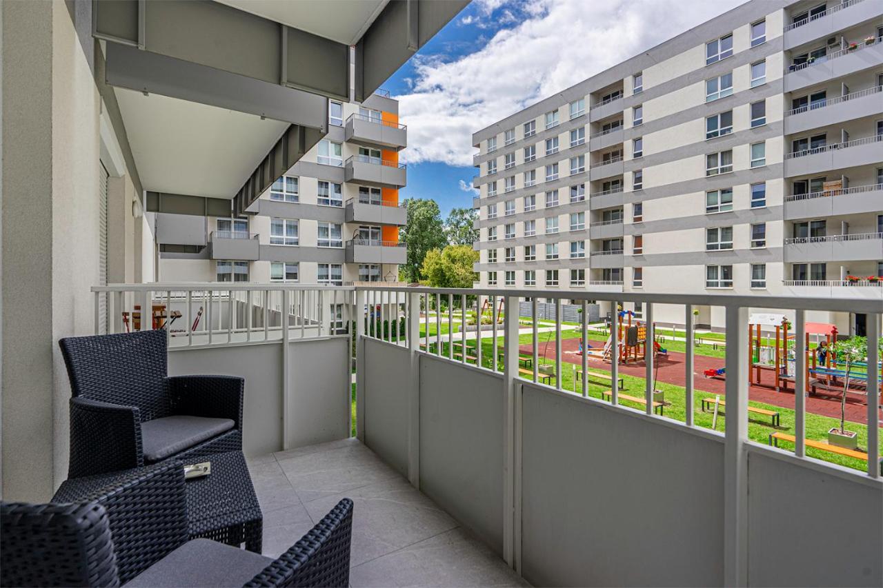 Lotnisko Chopina Modern Apartment Варшава Екстер'єр фото