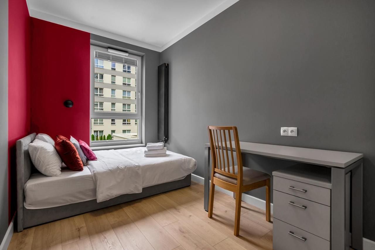 Lotnisko Chopina Modern Apartment Варшава Екстер'єр фото