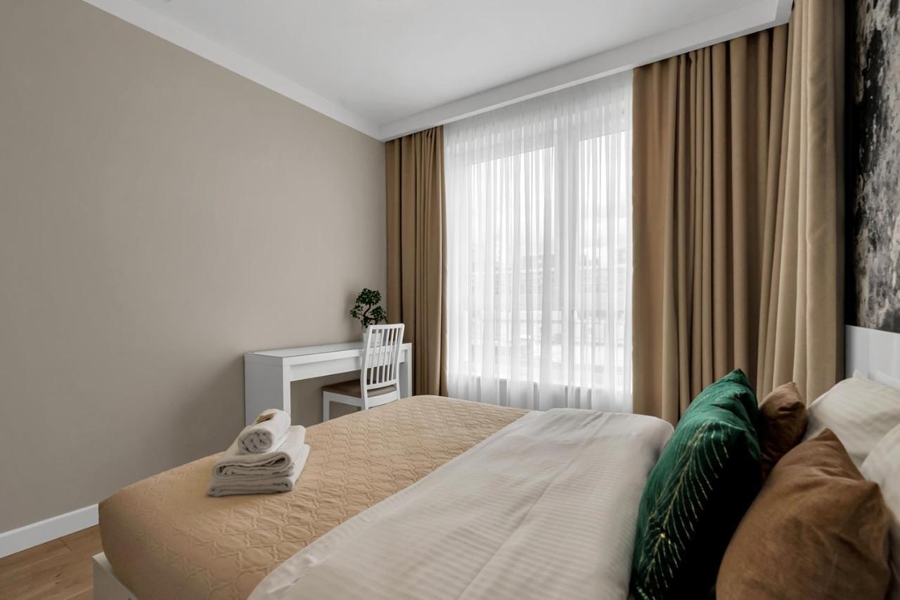 Lotnisko Chopina Modern Apartment Варшава Екстер'єр фото
