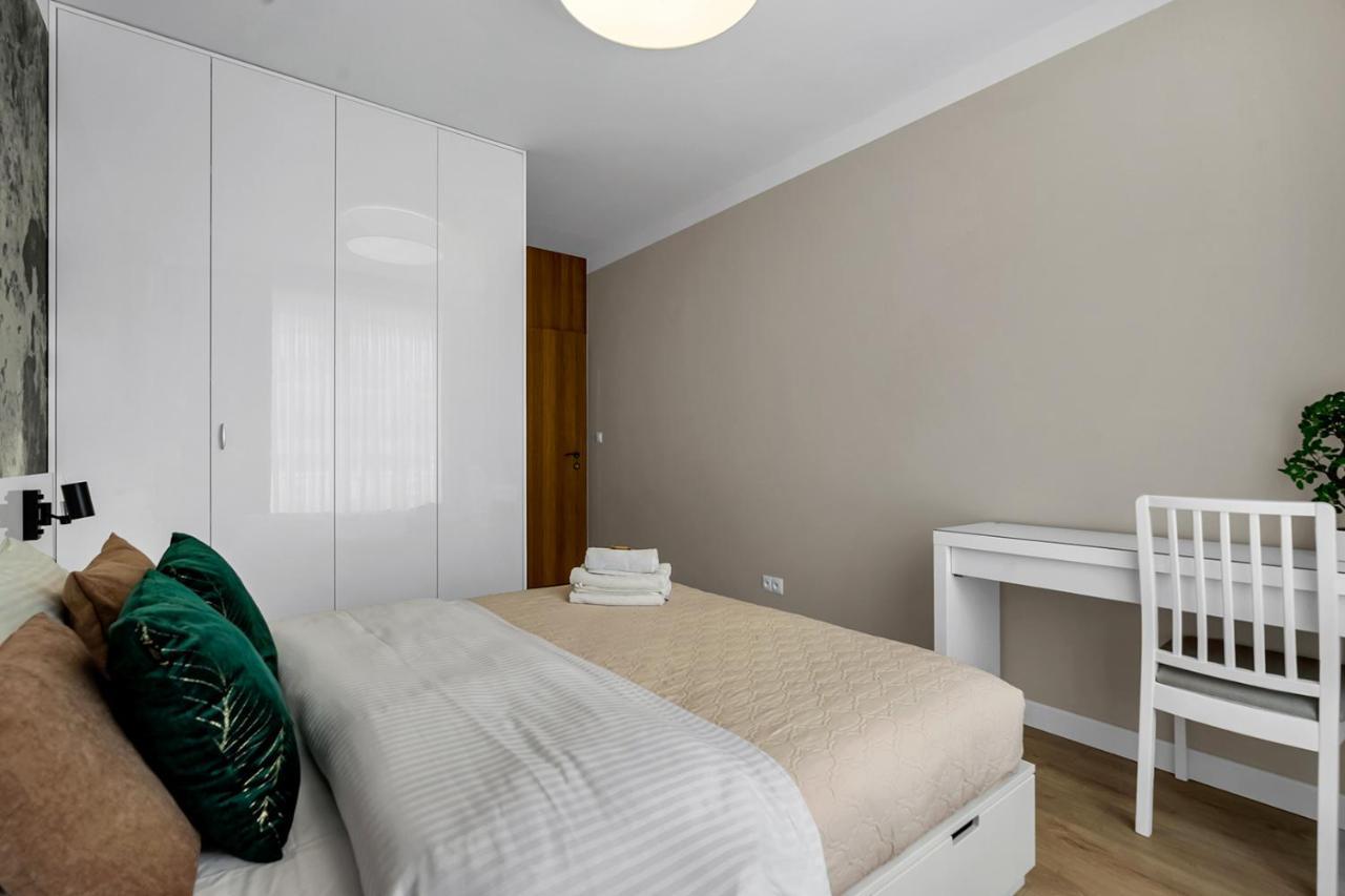 Lotnisko Chopina Modern Apartment Варшава Екстер'єр фото